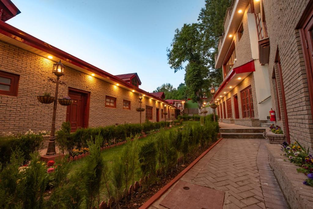 Book hotel in Murree